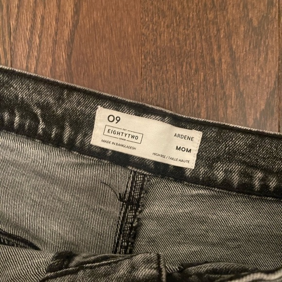 Denim Mom shorts - Picture 2 of 3